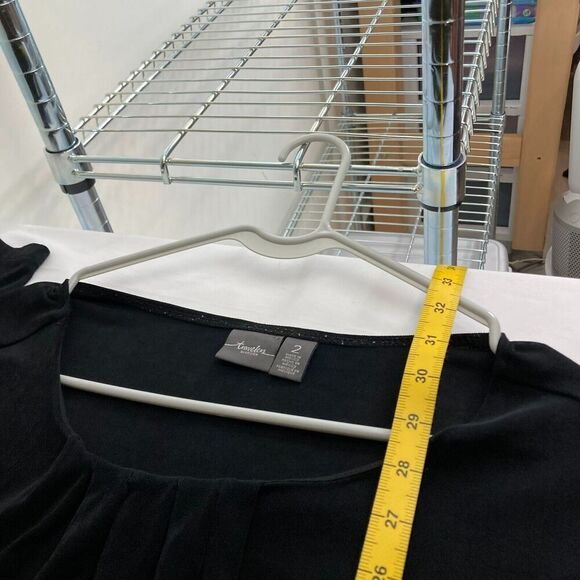 Chicos Women's Black Round Neck Pleated Asymmetrical Hem Basic‎ Top Size 2 - Picture 3 of 11